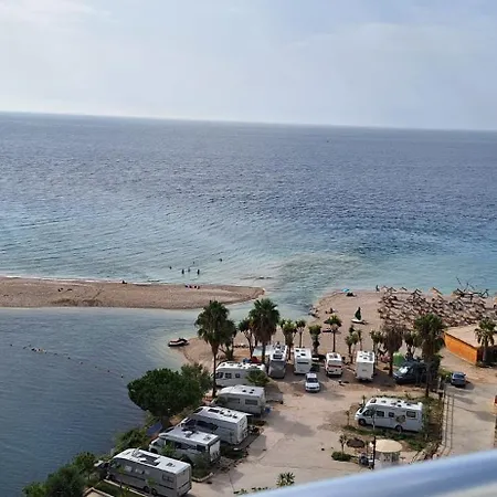 Sadet's Penthouse アパート Sarandë