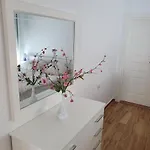 Sadet's Penthouse Daire Saranda