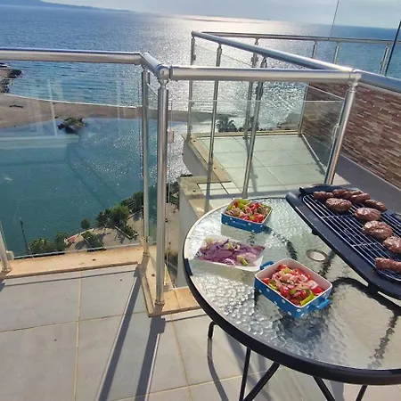 Sadet's Penthouse Apartament *