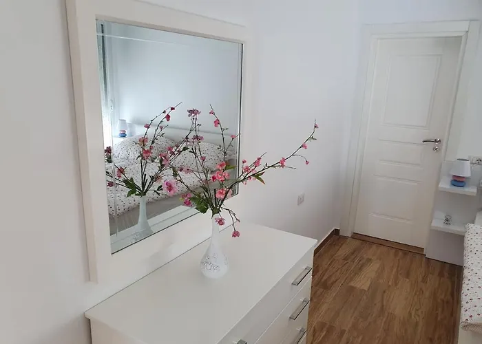 Sadet's Penthouse Appartamento Sarandë