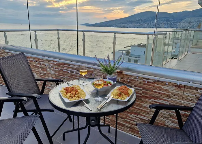 Sadet's Penthouse Appartamento Sarandë